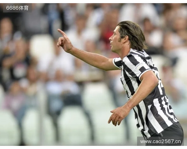 孔帕尼:我对杰克逊看法和你们有不同,但若他能进球就更好 孔帕尼:我对杰克逊看法和你们有不同,但若他能进球就更好